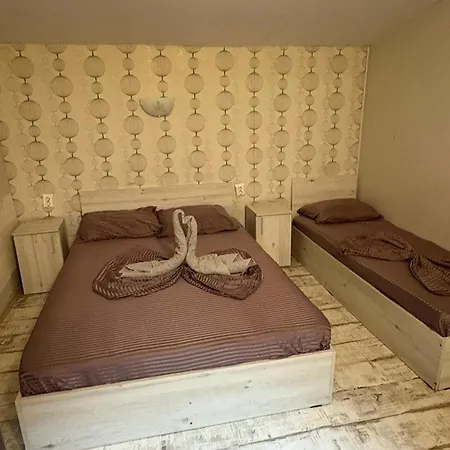 Pensionat Klara House *