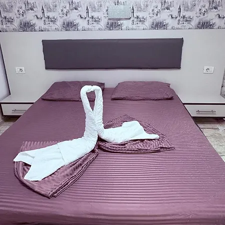 Academia Navala House 3*